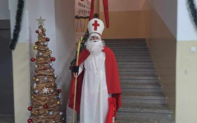 Sveti Nikola je posjetio i našu školu 